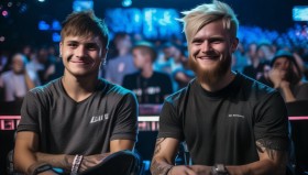 Uzi与Rookie亮相评论席，电竞精神传承，传奇选手再聚首